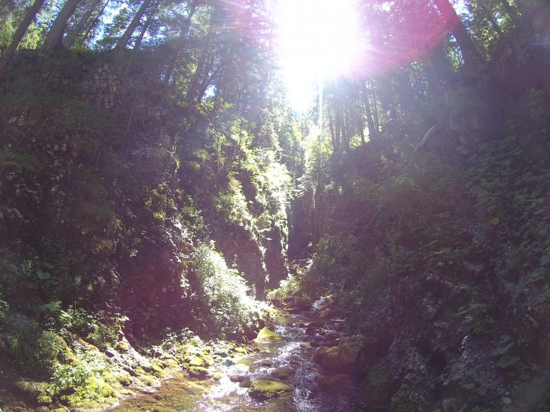 Durchbruch Licht am ende des Tunnels